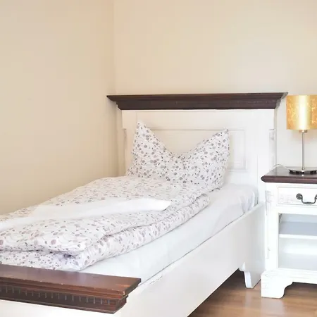 Ocean Place 公寓 *